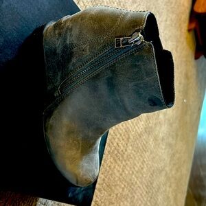 Sorel Joan of Artic wedge ll zip. 7 1/2 quarry